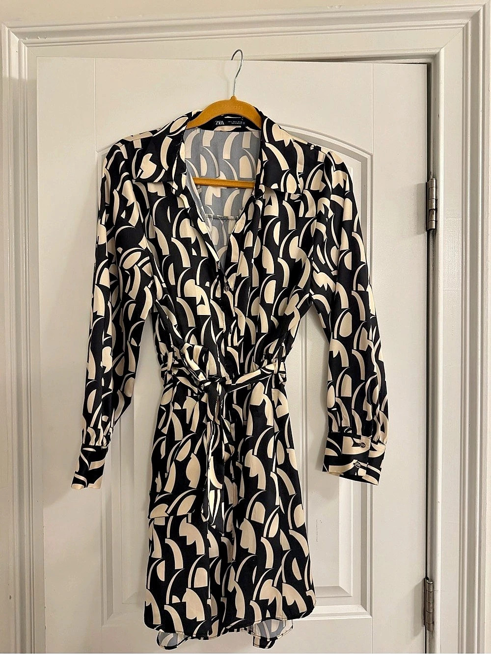 Zara Geometric Print Belted Dress Abstract Wrap Mini Dress in Black & White Size